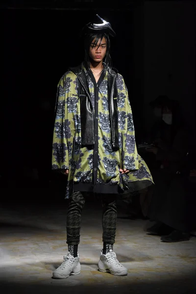 Look 30